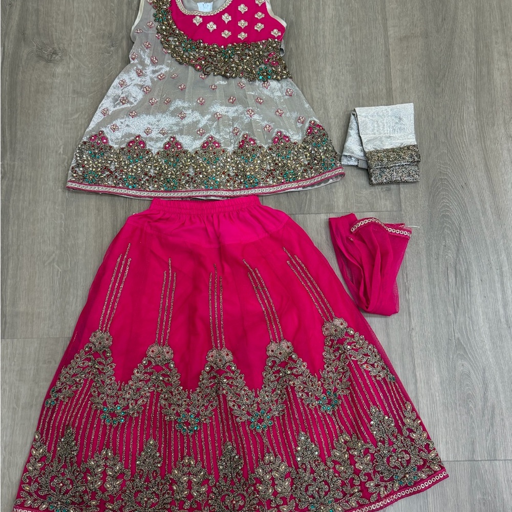 3 piece little girls pink/gold lehenga 3-4 years old girl, detached sleeves